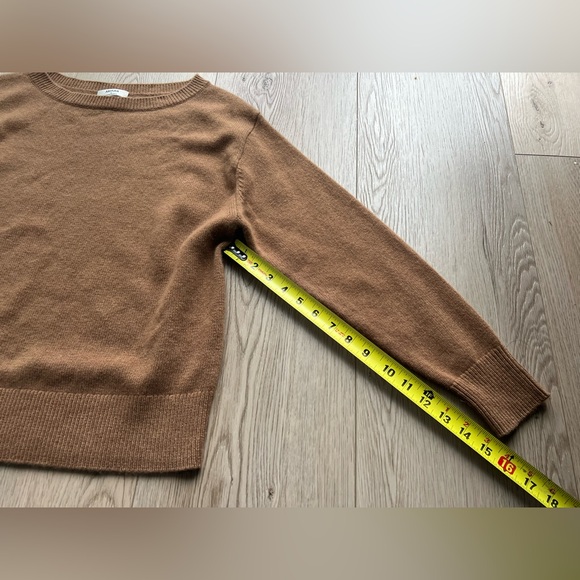 Aritzia Essential Cashmere Relaxed Crew Sweater Sz S - Picture 9 of 16